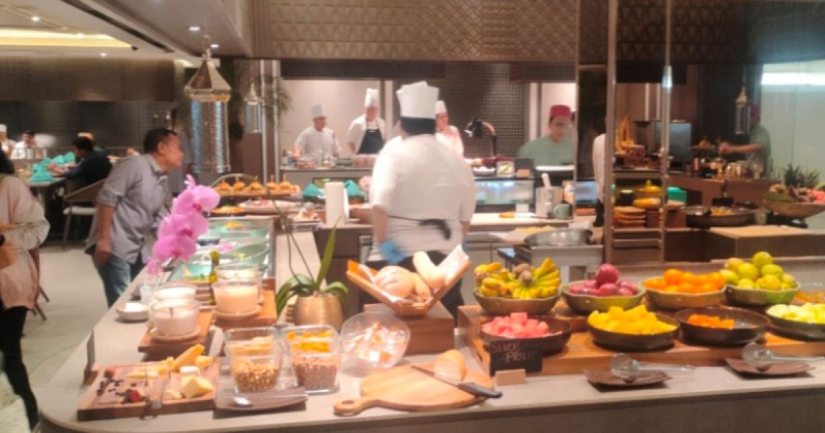 Menyantap Menu Berbuka Lengkap di Hotel Bidakara Jakarta, dari Gorengan, Sushi Sampai Kambing Guling