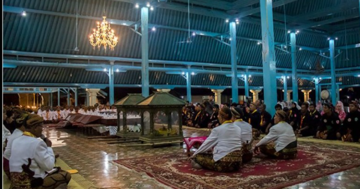 Keraton Kasunanan Surakarta Gelar Tradisi Malam Selikuran, Ratusan Peserta Ikuti Kirab Obor Sambut Malam 21 Ramadan