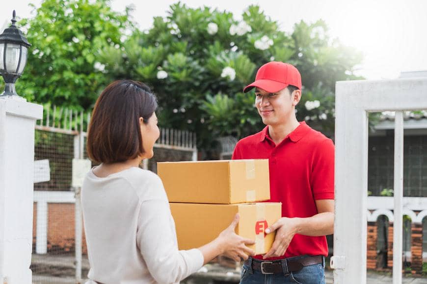Instant vs Same Day: Mengurai Tuntas Perbedaan Layanan Kirim Cepat untuk Belanja Online Masa Kini