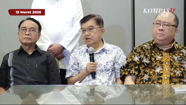 Wakil Presiden ke-10 dan ke-12 RI, Jusuf Kalla (tengah) menyampaikan tanggapannya mengenai rencana pemerintah melebarkan defisit anggaran, Minggu (15/3/2026). (Sumber: Tangkapan Layar YouTube KompasTV)