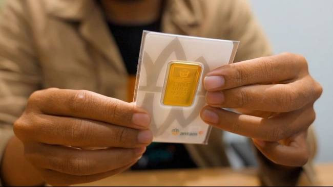 Ilustrasi. Emas batangan 999,9 produksi Antam yang dapat dimiliki melalui layanan Bank Emas. Harga emas batangan produksi PT Aneka Tambang (Antam) pada hari ini, Selasa (17/3/2026). (Sumber: Dok. Antara)