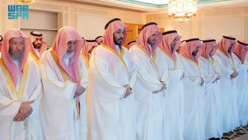 Momen Langka: Pangeran MBS Bersujud Syukur Bersama Jutaan Jemaah di Pelataran Masjidil Haram