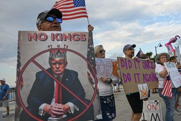 Foto: Demo No Kings untuk memprotes Donald Trump di AS (AFP/GIORGIO VIERA)