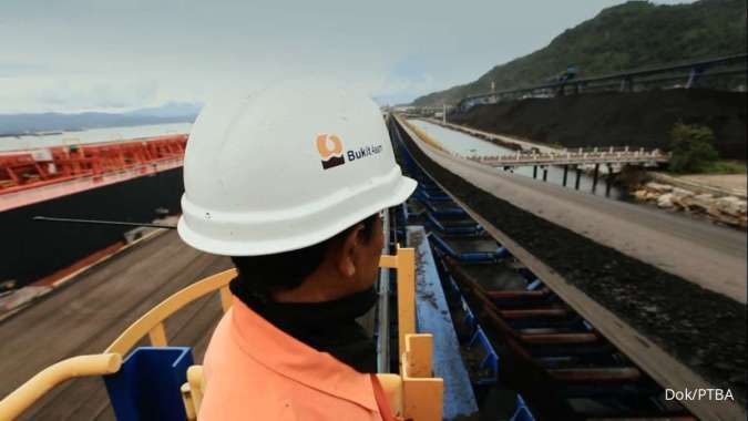 Kinerja Pendapatan Bukit Asam 2025: Ancaman Penurunan Tipis 0,27% di Tengah Dinamika Pasar Energi