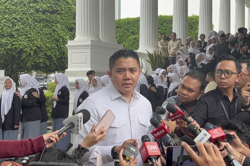 Seskab Teddy Respons Pengamat Politik: Fokus Presiden Prabowo Urus Isu Strategis Nasional