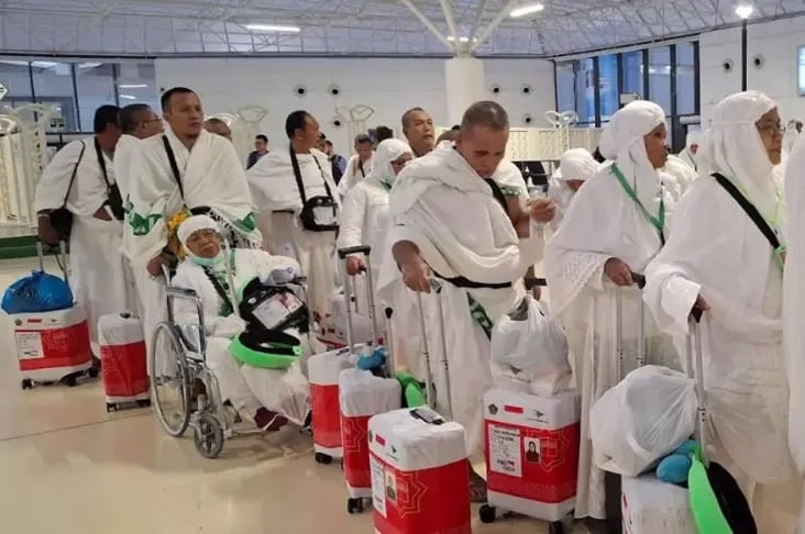 Polemik War Ticket Haji: Atalia Praratya Soroti Keadilan Sosial dan Ancaman Tata Kelola Keuangan