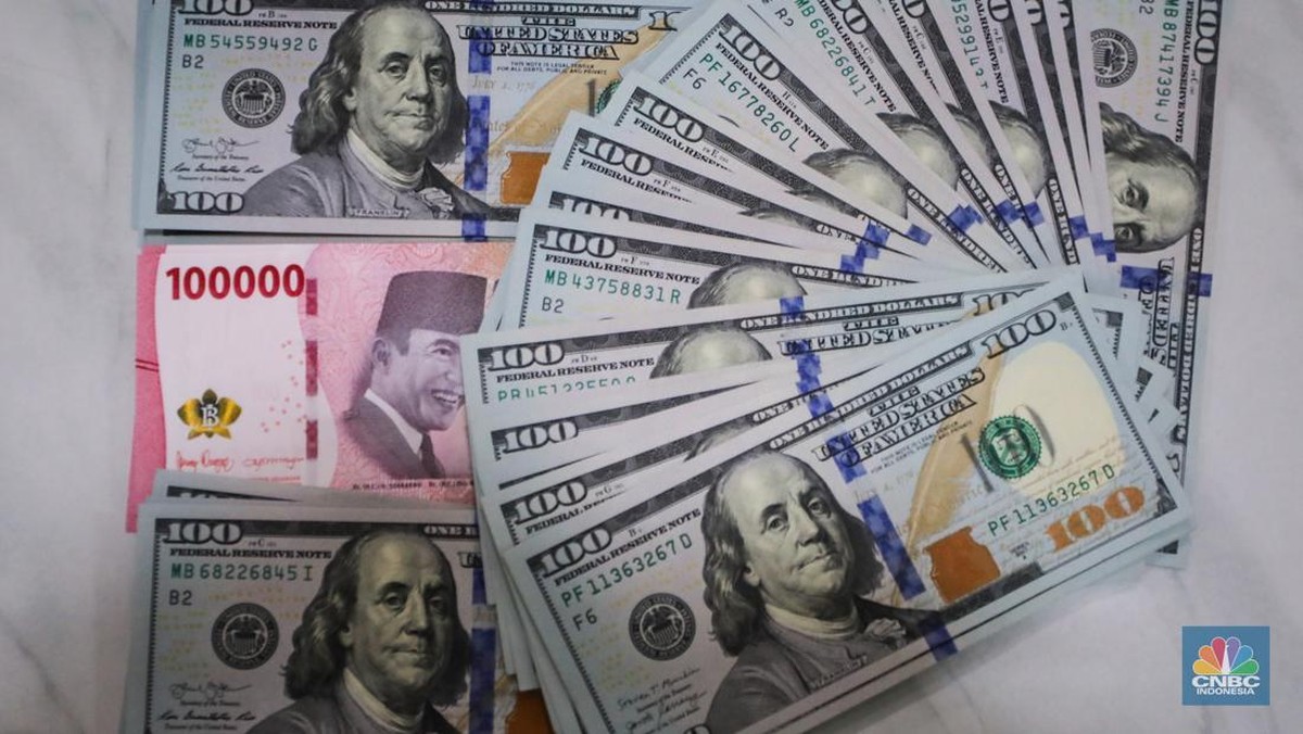 Dampak Keputusan The Fed: Rupiah Terpukul Jauh ke Level Terendah Baru dalam Sejarah