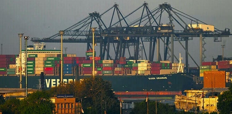 Pakistan Aktifkan Enam Koridor Darat Baru Menuju Iran di Tengah Tekanan Blokade Selat Hormuz
