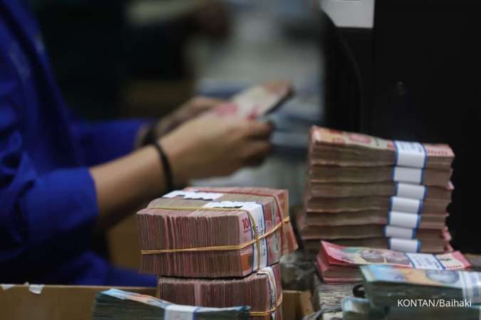 Proyeksi Pelemahan Rupiah: Ancaman Kurs Tembus Rp 17.500 di Tengah Penguatan Dolar dan Minyak