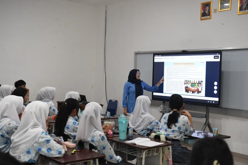 Kepastian Karir Guru Non-ASN: Kemendikbudristek Jamin Posisi Mengajar Tetap Aman Hingga Peluang Peningkatan Status