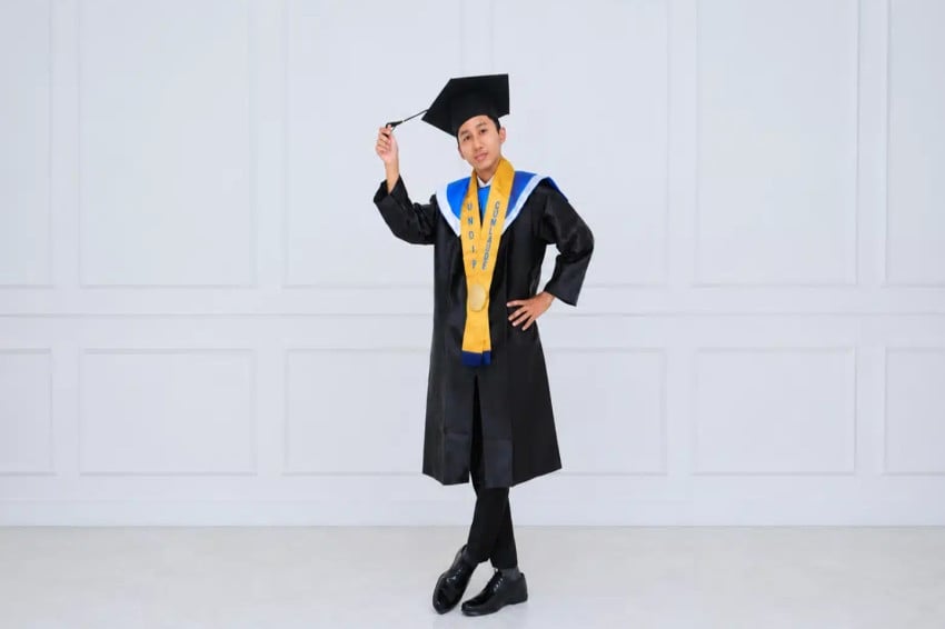 Mahasiswa Usia Belasan Tahun Pecahkan Rekor, Lulus S1 Fisika Undip dengan Prestasi Akademik Memukau