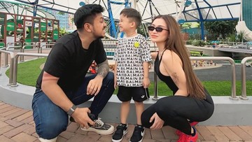 Bukti Visual Kian Menguat: Persiapan Pernikahan Nathalie Holscher dan Aripat Terdeteksi Lewat Momen Fitting Busana