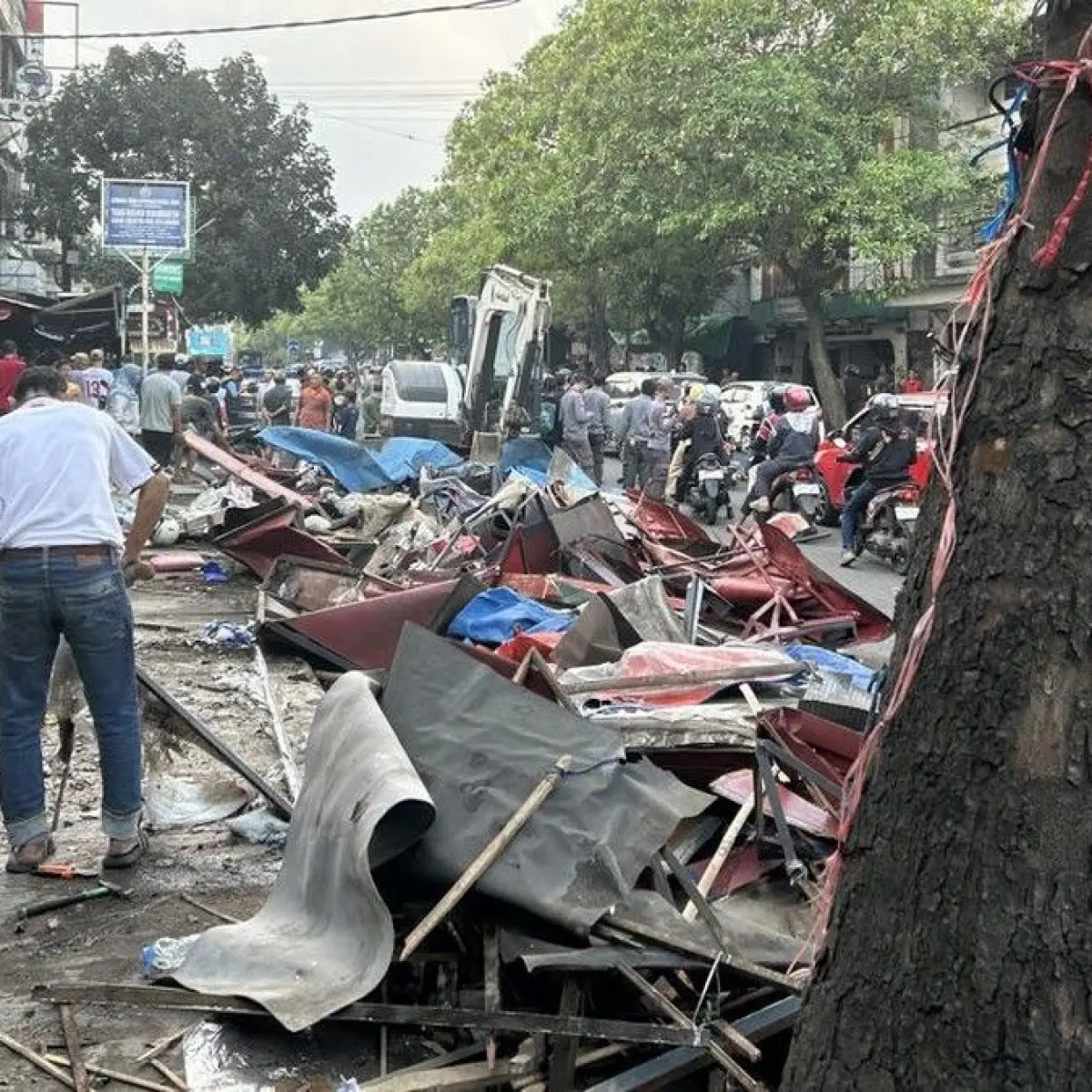 Proyek BRT Dipicu, Pembongkaran Lapak PKL Cicadas Ricuh Pasca Kunjungan Gubernur Jabar