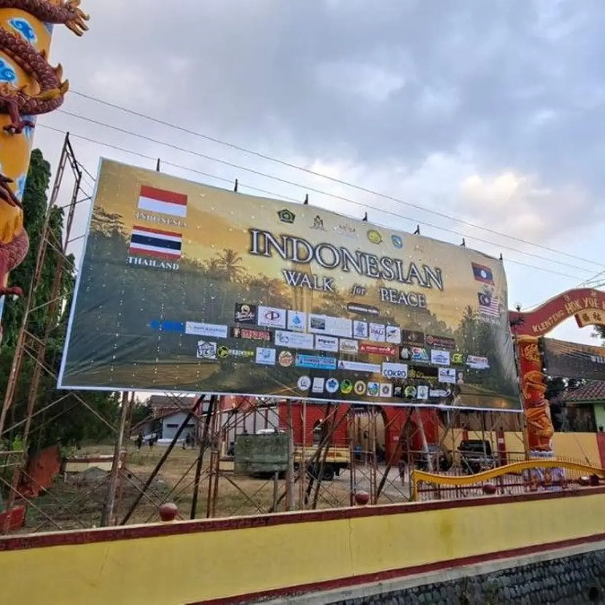Perjalanan Damai 58 Biksu Lintas Negara Melintasi Jantung Nganjuk Sambut Hari Raya Waisak