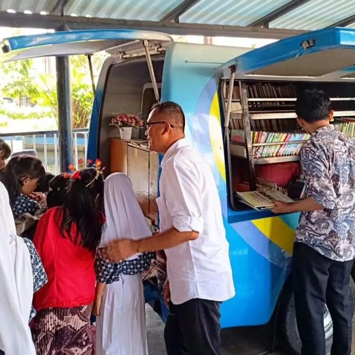 Surabaya Perkuat Layanan Literasi Keliling dengan Empat Armada Perpustakaan Berbasis Listrik