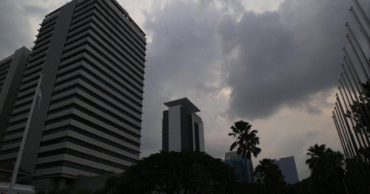 Antisipasi Ancaman Hidrometeorologi: BPBD DKI Jakarta Peringatkan Warga Jakarta Hadapi Potensi Cuaca Buruk Pekan Depan
