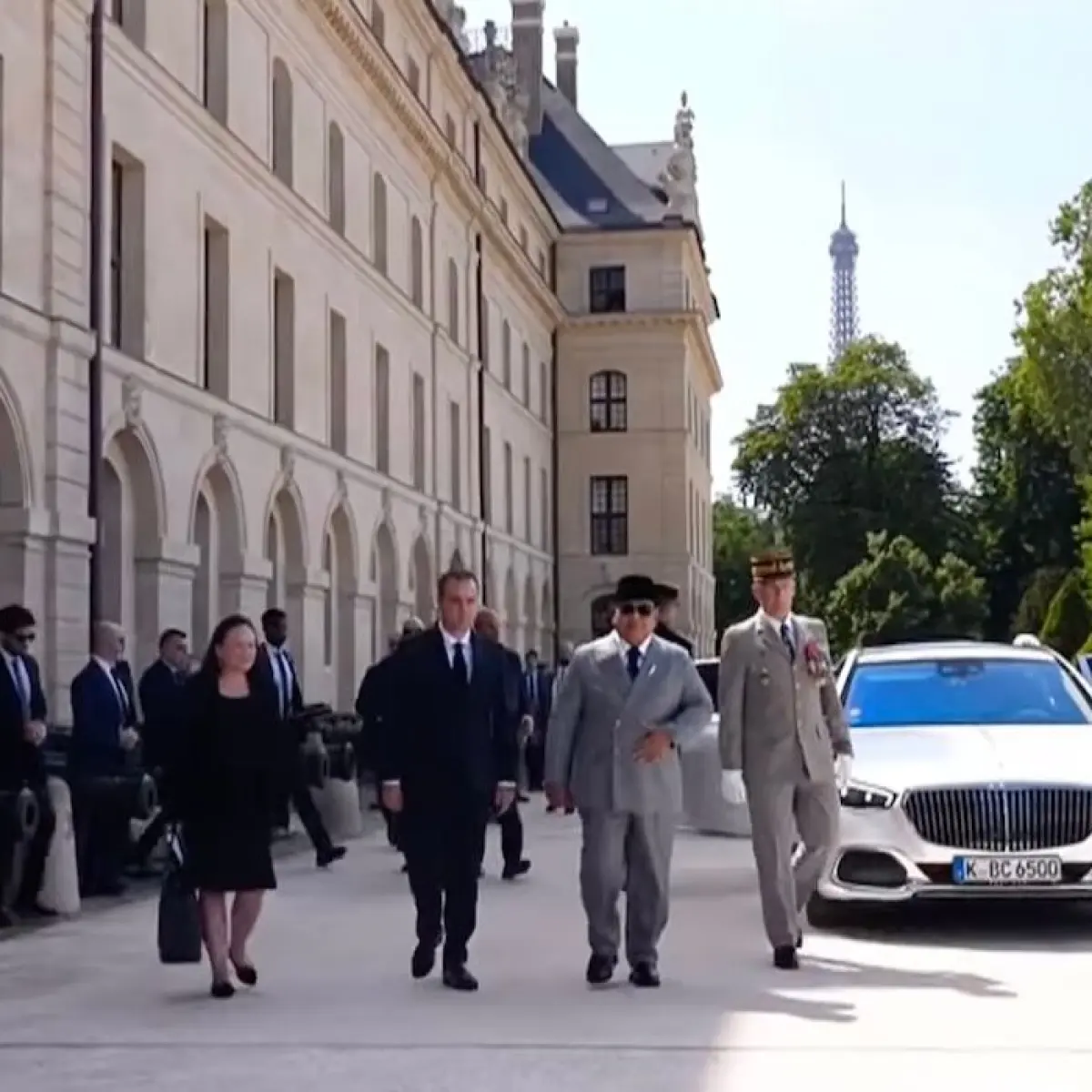 Momentum Diplomatik: Macron Sambut Hangat Prabowo di Istana Elysee Perkuat Kemitraan Strategis RI-Prancis