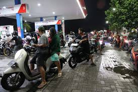 Daya Beli Warga Surabaya Tergerus: Kisah Pedagang Kecil Hadapi Gempuran Kenaikan Biaya Hidup
