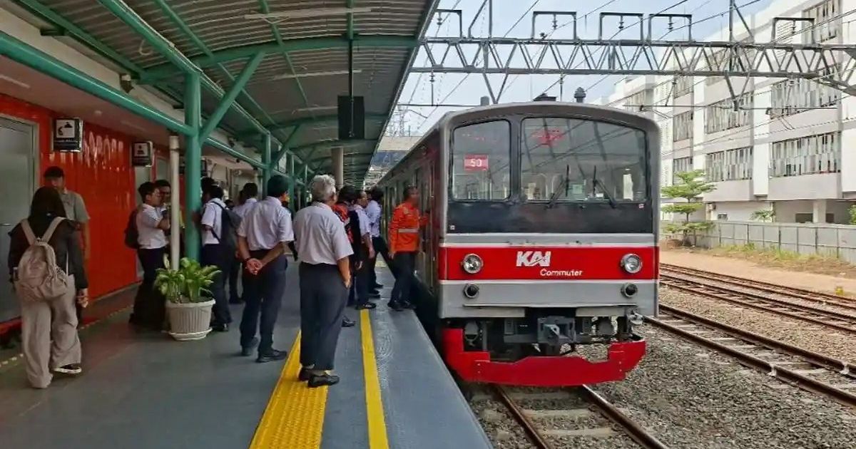 Kado Ulang Tahun Jakarta Ke-499: Akses KRL ke JIS Resmi Dibuka, Warga Nikmati Transportasi Gratis