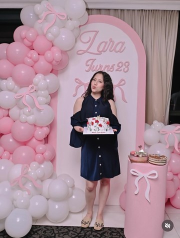 Momen Spesial Adhisty Zara Rayakan Ulang Tahun ke-23 Sambil Bagikan Kabar Kehamilan