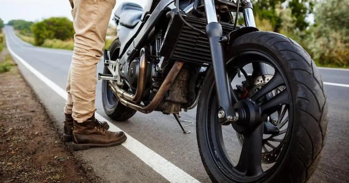 Angin Ban Motor Lebih Keras, Irit BBM atau Bahaya?