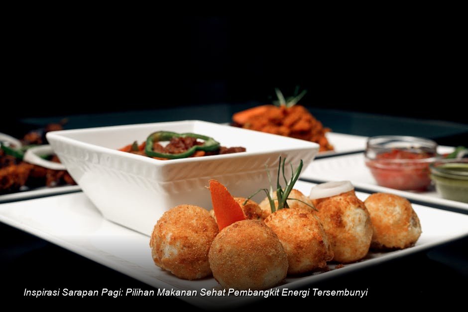 Berbagai pilihan makanan sehat seperti oatmeal, telur rebus, dan buah-buahan segar tersaji di atas meja kayu.